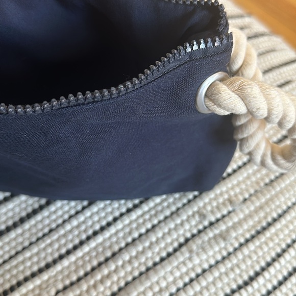 Pouch - Picture 5 of 9